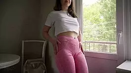 stepsis cameltoe bulges huge in tight yoga leggings