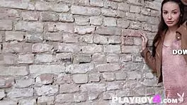 elilith noir strips naked after passionate posing and tease