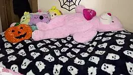 kinky brunette yoga slut fingers tight pussy solo after gym tease