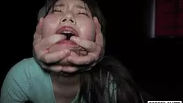 Asian babe craves cock in rough threesome pounding moans loud 😩🍆