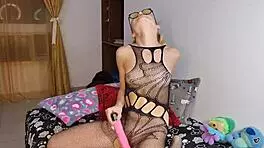 Fucking my pussy hard with huge dildo! Cum hard with me now!