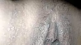 สาวสวยรูหีน้ำเงี่ยนแตดเย็ดมันส์