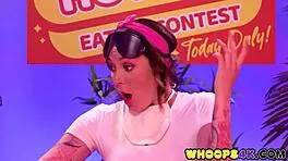 i crave this wild lesbian threesome scissoring contest!