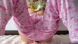 Watch me finger this horny asian pussy till squirting!