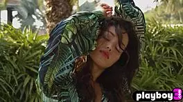 wanna see kit's round ass and perfect petite curves?