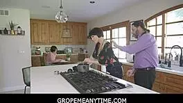 Freeuse MILF stepmom Jessica Ryan groped fucked anytime nude fetish fantasy