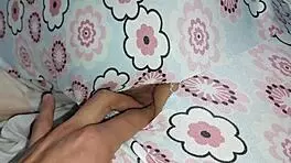 Latina vorgebeugt im Schlafanzug Doggy gefickt