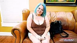 Blue haired curvy coed Dixie fingers twat then deepthroats tattooed dick for facial
