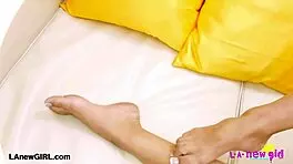 Gorgeous Asian model flaunts sexy curves