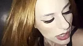 스윙 하우스 오두막에서 좆 반응으로 예상치 못한 야생 섹스