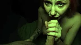 Rothaarige ficken nachts am härtesten mit Deepthroat und Cumshots