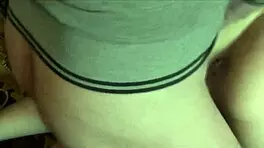 Sexy MILF Frina posiert Titten Fotze Arsch doggystyle und lehrt Typ Pussyfick Cumshot