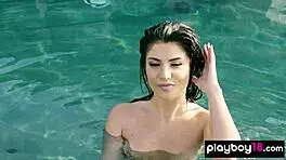 i'm elle georgia loving naked pool goddess vibes