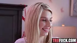 hey cheerleaders kait enzo megan marx mia river fetch that christmas cock 🎄🍆