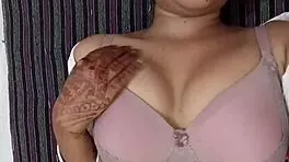 Desi Indian babe fingers crazy wet pussy with huge ass worship!