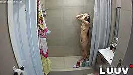 Boyfriend sneaks shower fuck with hot girlfriend reality cam