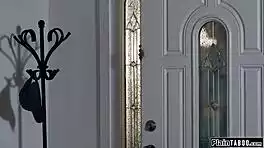 WIFE JOINS HUSBAND CHEATING WITH HOT WAITRESS DEEPTHROAT FUN!