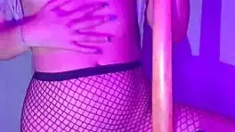 Damn this rockera puta emo slut begs for your cock now!