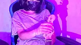 Damn this rockera puta emo slut begs for your cock now!