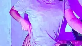 Damn this rockera puta emo slut begs for your cock now!