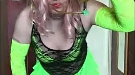 crossdressing sissy piss lover begs fill tube to swallow