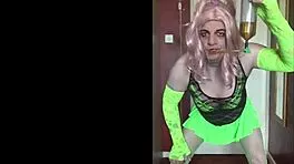 crossdressing sissy piss lover begs fill tube to swallow