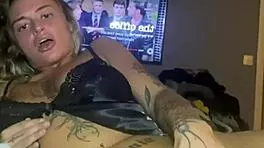 thick goth slut rams her ass before parents get home 🔥🍑