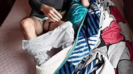 18-year-old babe loves big cock sideways pounding homemade