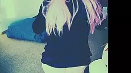 tranny veronica shakes ass and fucks with dildo solo