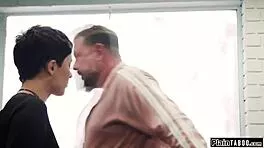 😏 Big tit cougar seduces straight gf into lesbian play 👅💦