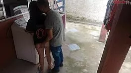 hey, this housewife trades her tight ass for repair service