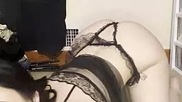 wanna see my juicy goth ass shake just for you?