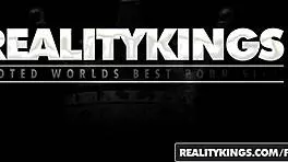 tranny amanda araujo surprises with brenna sparks bedroom ride