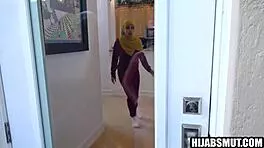 Arab Woman Deepthroats Trainer in Cheating Workout