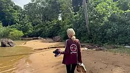 Accidental Beach Handjob Leads To Outdoor Cumshot