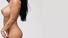 hey gemma h, ready to pose those shaved noodz hot?