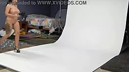 hey gemma h, ready to pose those shaved noodz hot?