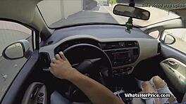 Kısa Saçlı Sarışın Tatlıyı Sert Ev Yapımı Köpek Pozisyonu Sikiş İçin Yakalıyor