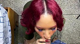 Min stedsøster sniger sig ind sent, så får jeg hende til at sutte mig af