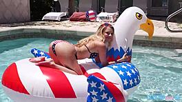 Chica rubia teen 18+ Riley Star follada duro en fiesta por Joey