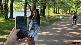 Hey, steuer meine Vibes mit dem Vibrator in der Öffentlichkeit, mein Freund!