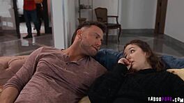 夫妻赛斯·甘布尔和兔子·麦迪逊加入继兄妹科迪·斯蒂尔和莉娜·洛文斯的四人行