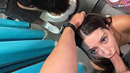 סקס מסוכן זיון פנים קשה עם יפהפייה בת 24 בחדר הלבשה של סופרמרקט - אוראל קרימפי עם עיניים מתגלגלות