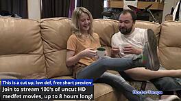 Dr. Tampa vezeti Stacy Shepard első nőgyógyászati vizsgálatát