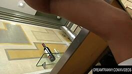 我喜欢爸爸在玩耍时手指我的紧屁眼