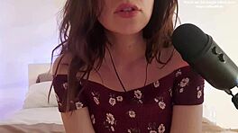 Deutsche junge Frau fordert Muschilecken mit dreckigem Gerede