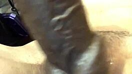 Ehi, vuoi vedere questa figa gonfia e questo culo stretto che vengono lavorati duramente?