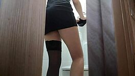 남자 화장실 여자 몰래 옷 찢고 구멍 흘리는 크림파이 채워 야동