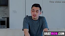 Nevlastná mama Sophia ma dráždi veľkými cicami, cmúľa mi a berie hlboký krémový výstrel