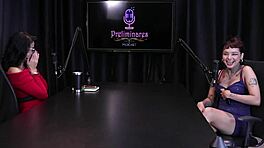 Lihava 18+ tyttö julkinen oraali aloittaa villin hautausmaa-seksin